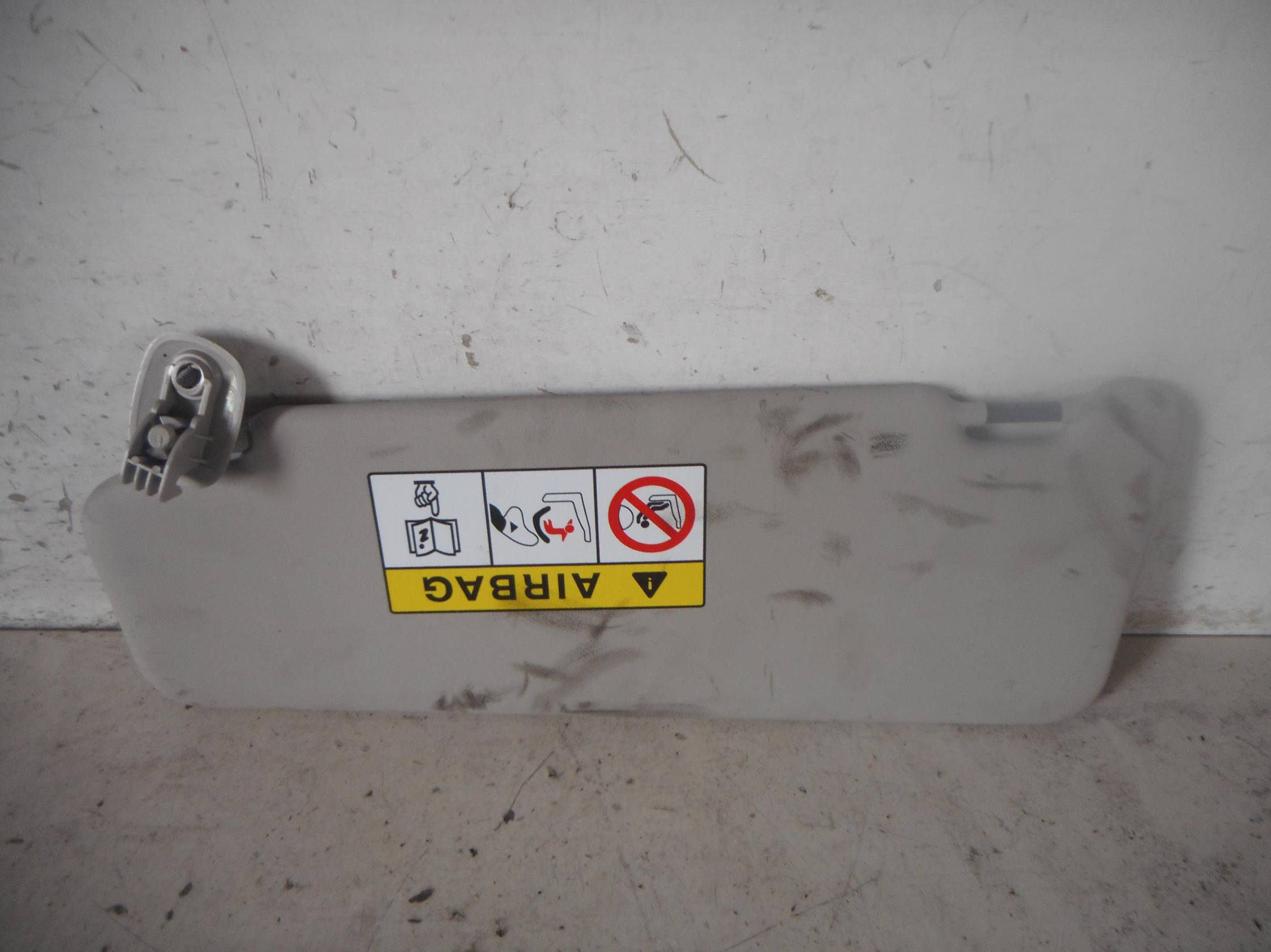 Aletta parasole parabrezza dx.